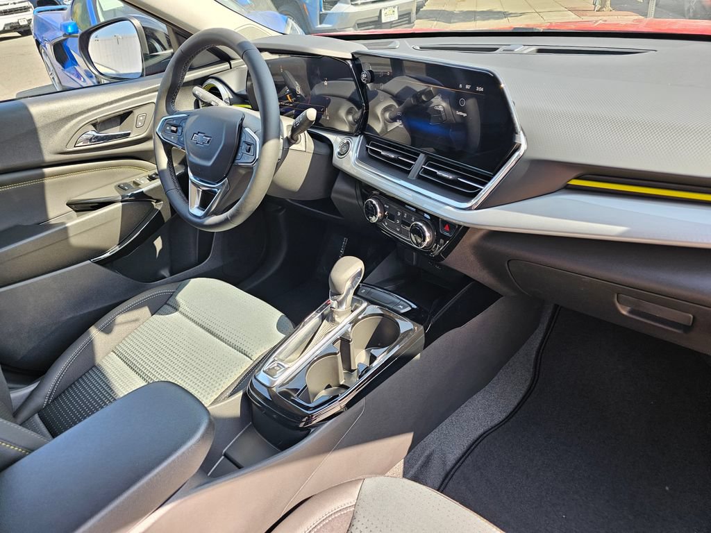 New 2026 Chevrolet Trax LT w/ Sunroof Package FWD image 13