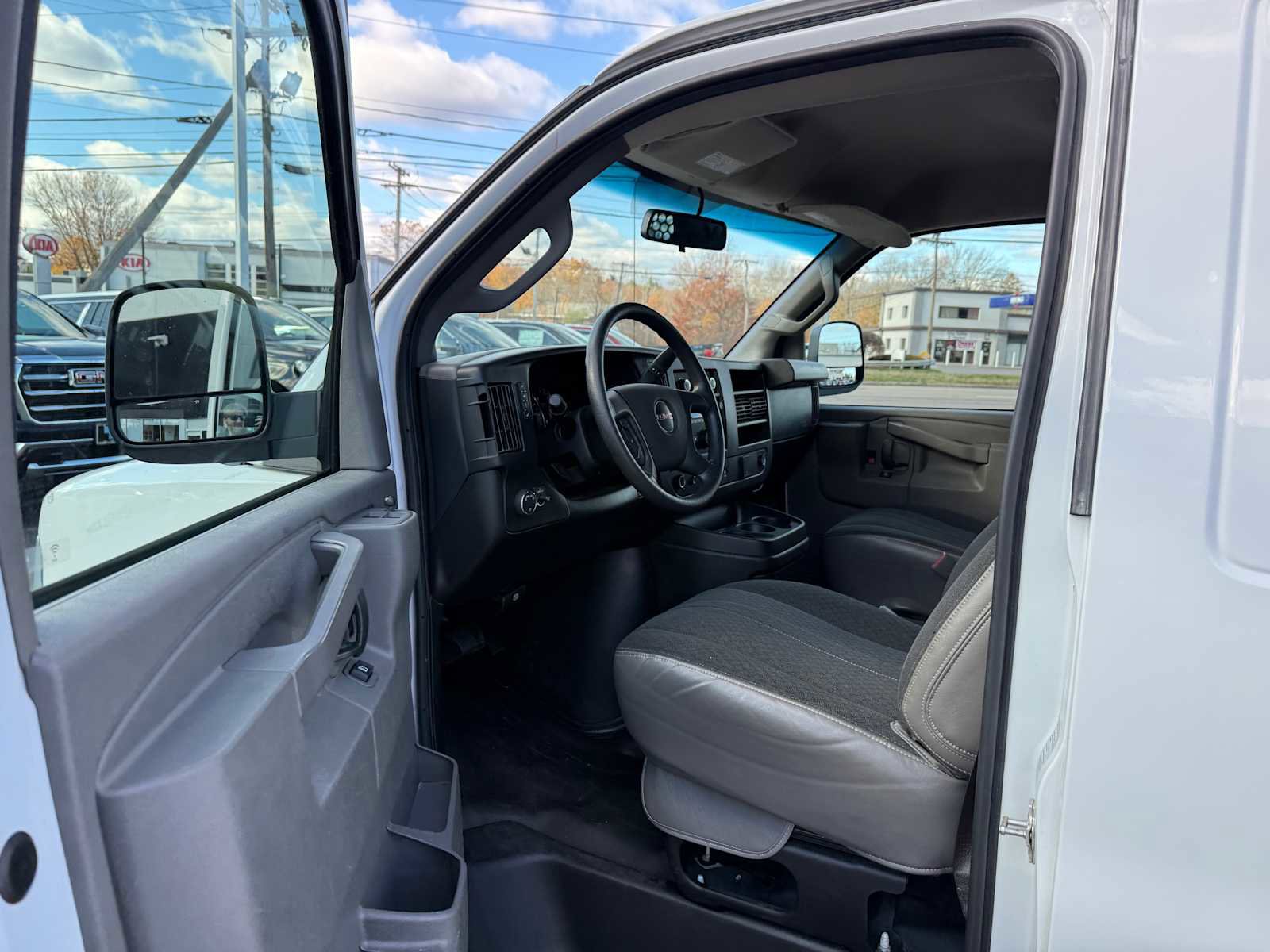 Used 2024 GMC Savana 2500 w/ Driver Convenience Package RWD image 15