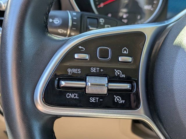 Used 2022 Mercedes-Benz GLC 300 4MATIC image 17