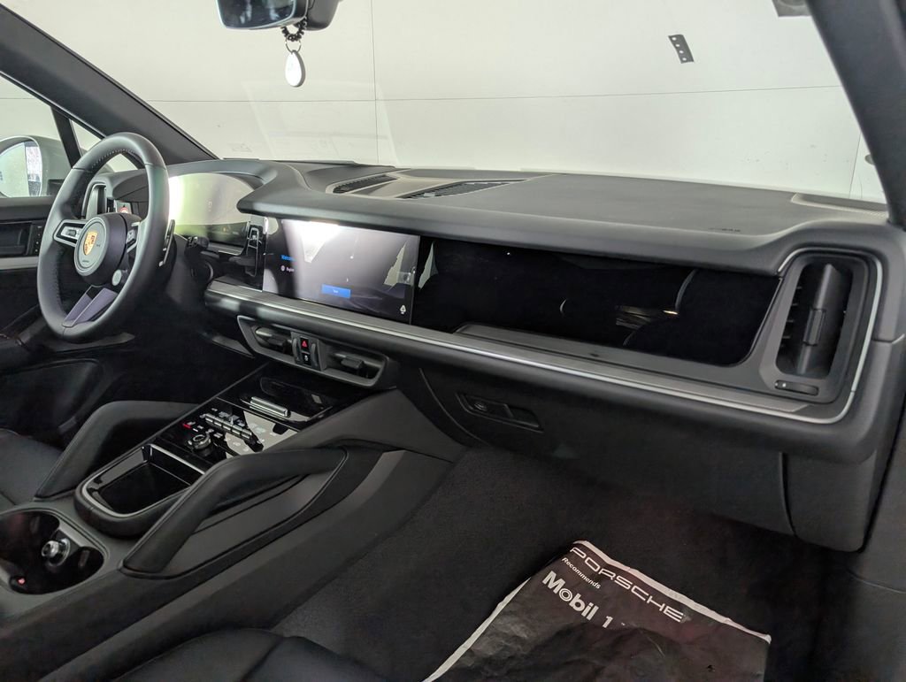 New 2026 Porsche Cayenne image 19