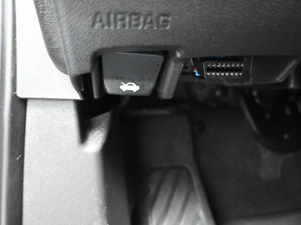 Used 2023 Buick Envision Preferred FWD image 29