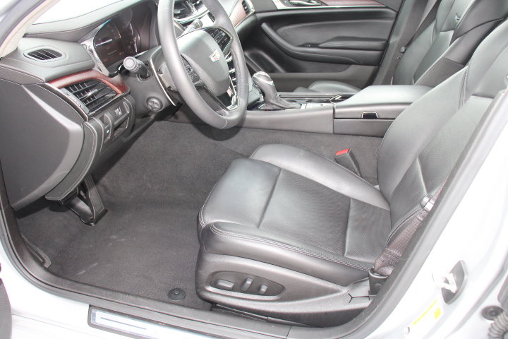 Used 2018 Cadillac CTS Luxury image 11