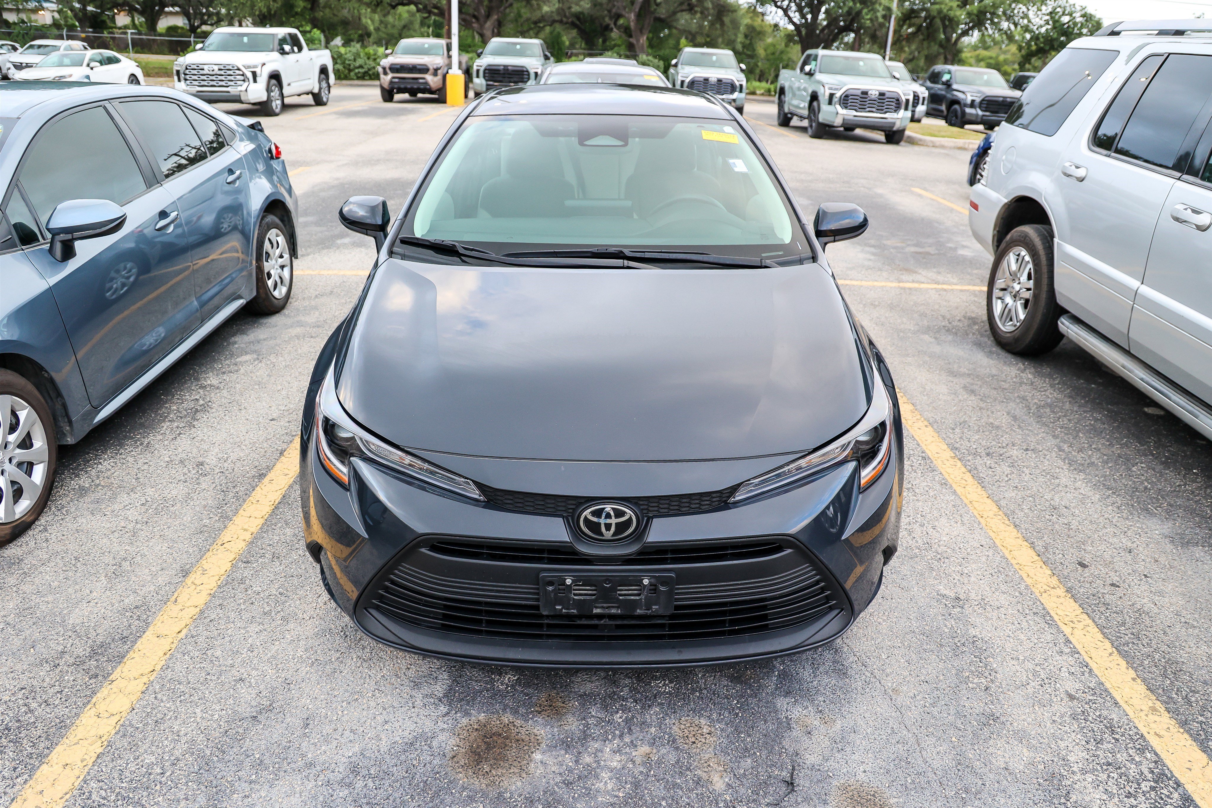 Used 2026 Toyota Corolla LE FWD image 5