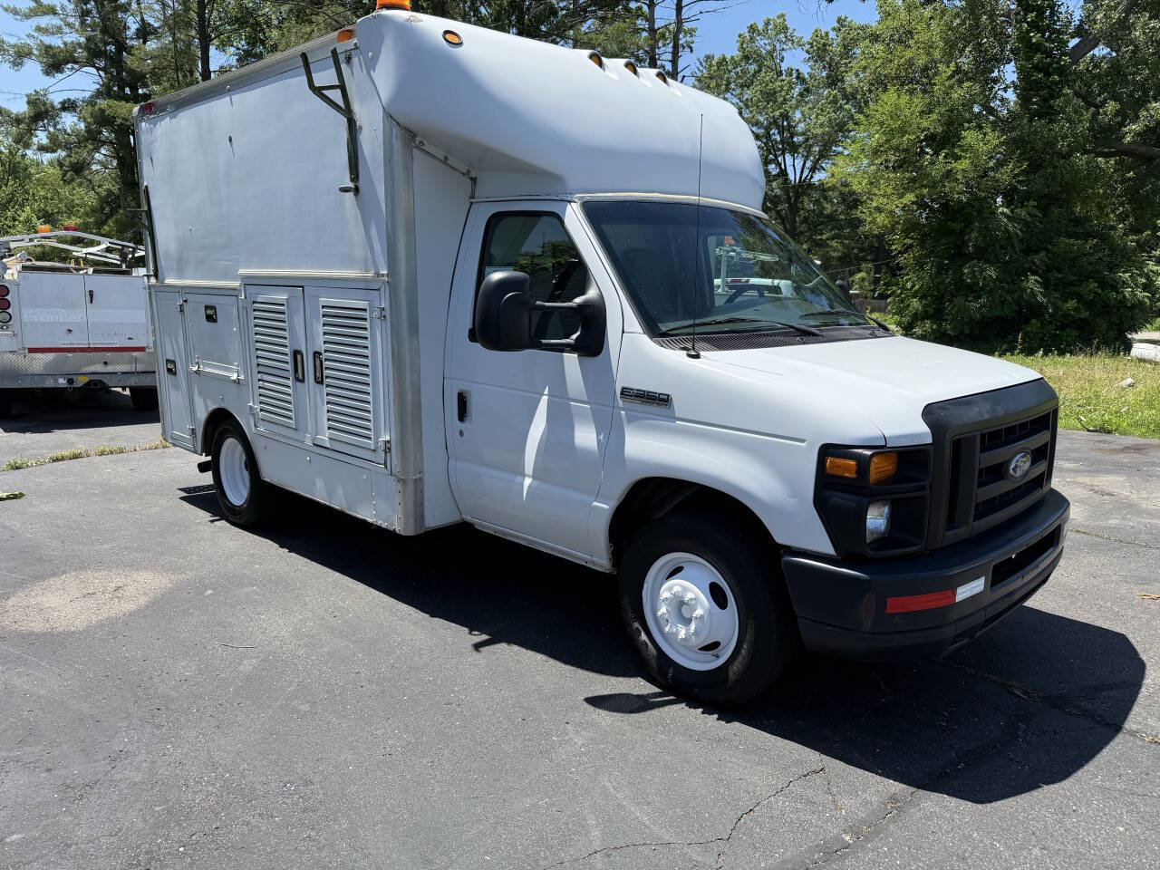 Used 2008 Ford E-350 and Econoline 350 Super Duty image 2