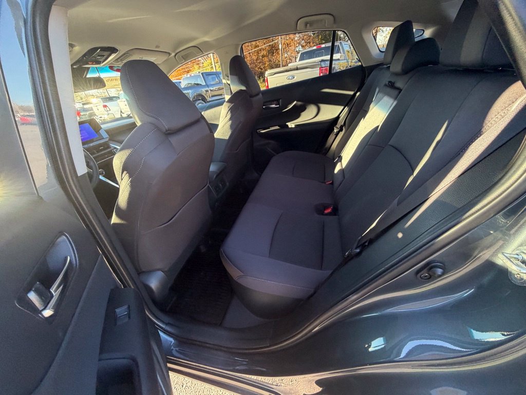 Used 2024 Toyota Venza LE AWD/4WD image 46