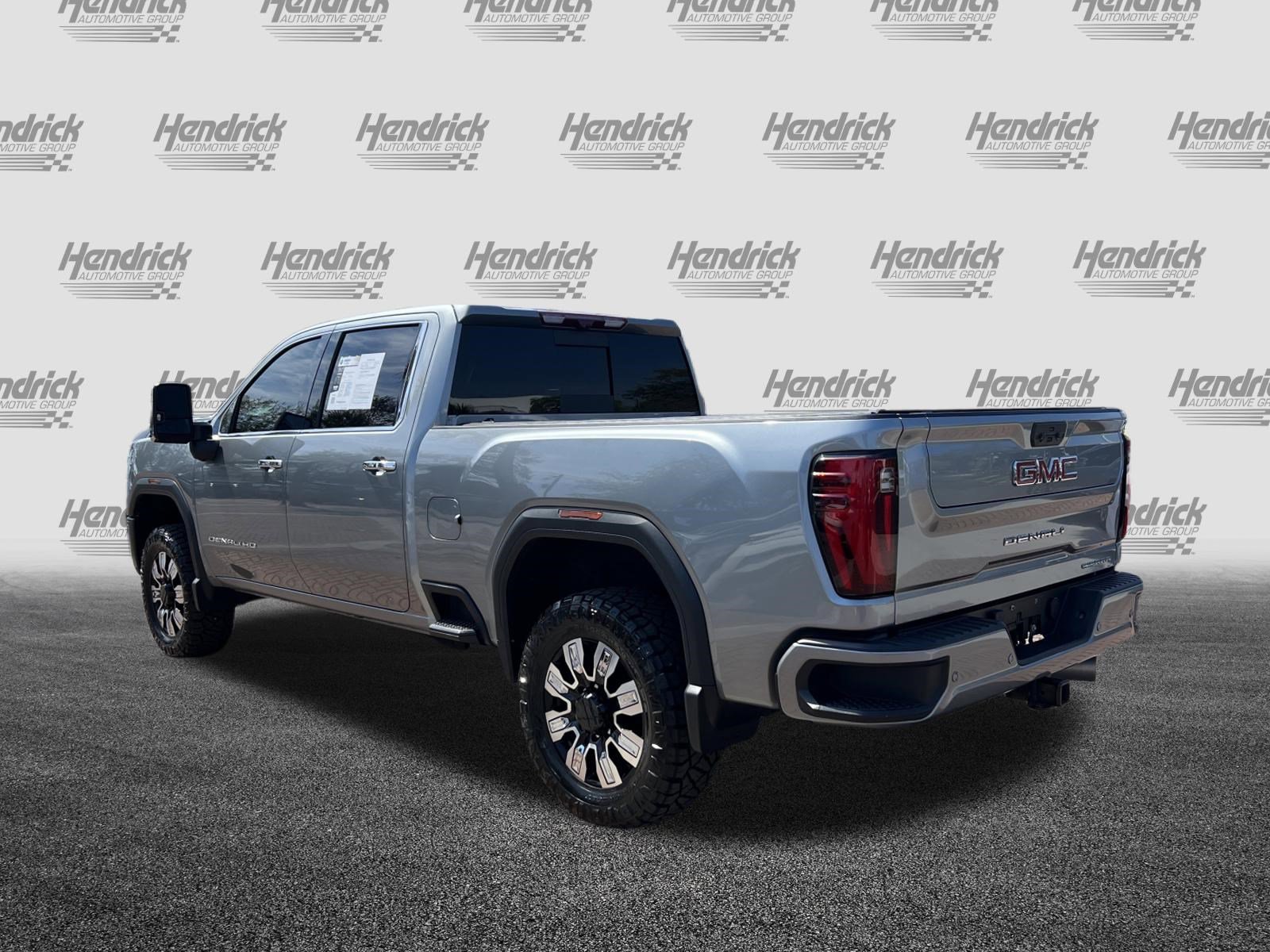 Used 2024 GMC Sierra 2500 Denali w/ Denali Reserve Package image 8