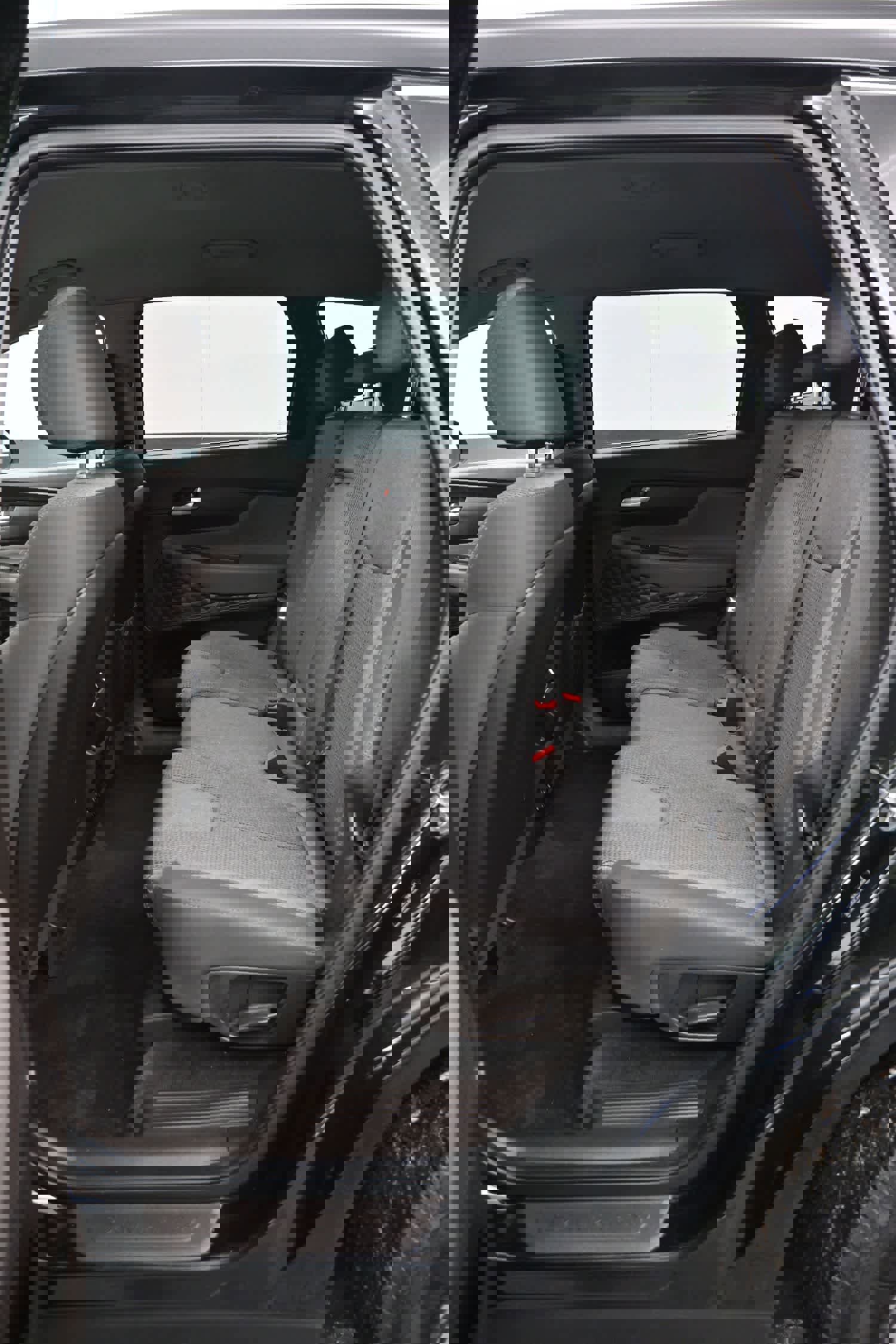 Used 2020 Hyundai Santa Fe SE image 12