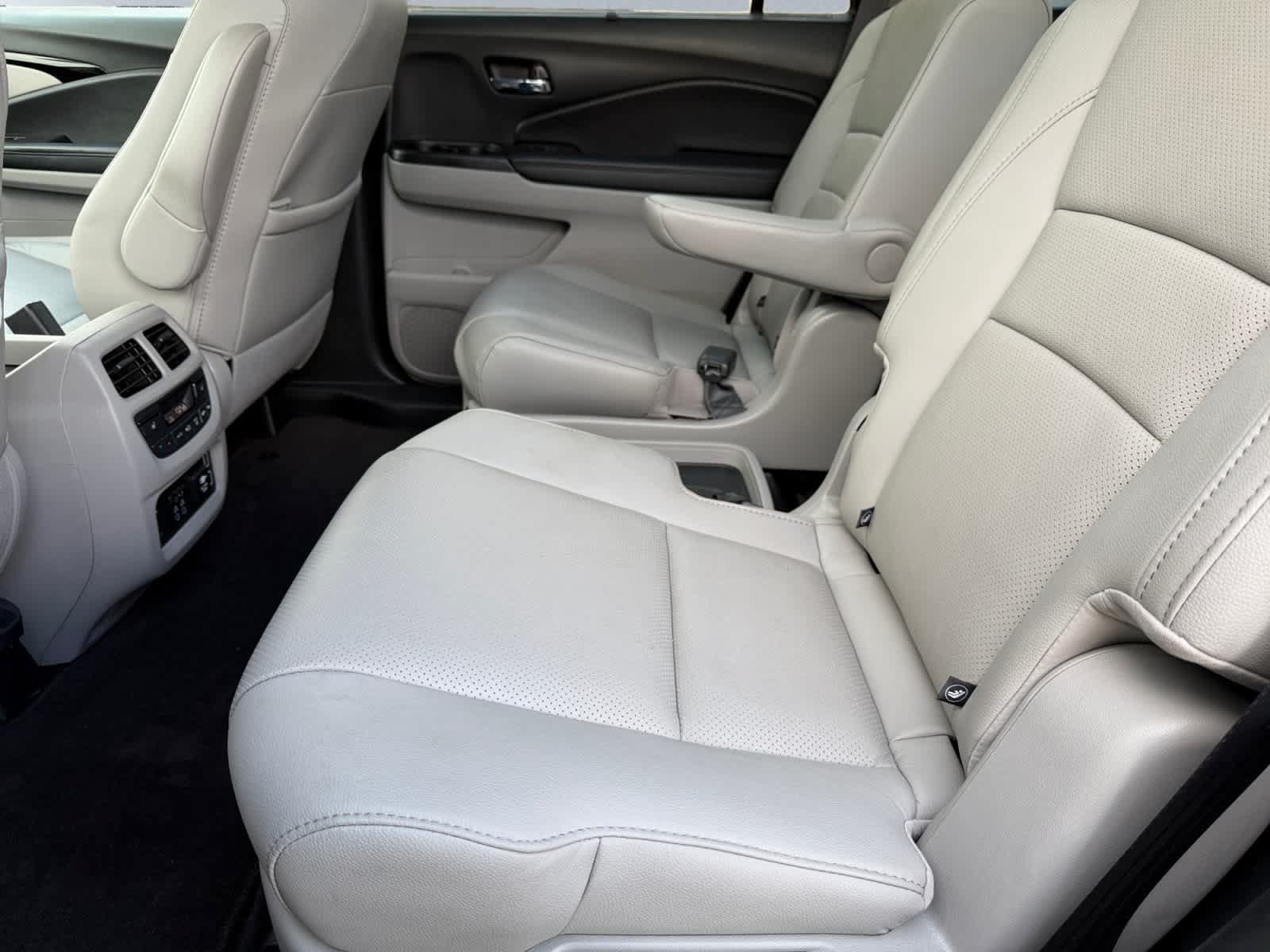 Used 2021 Honda Pilot Elite image 18