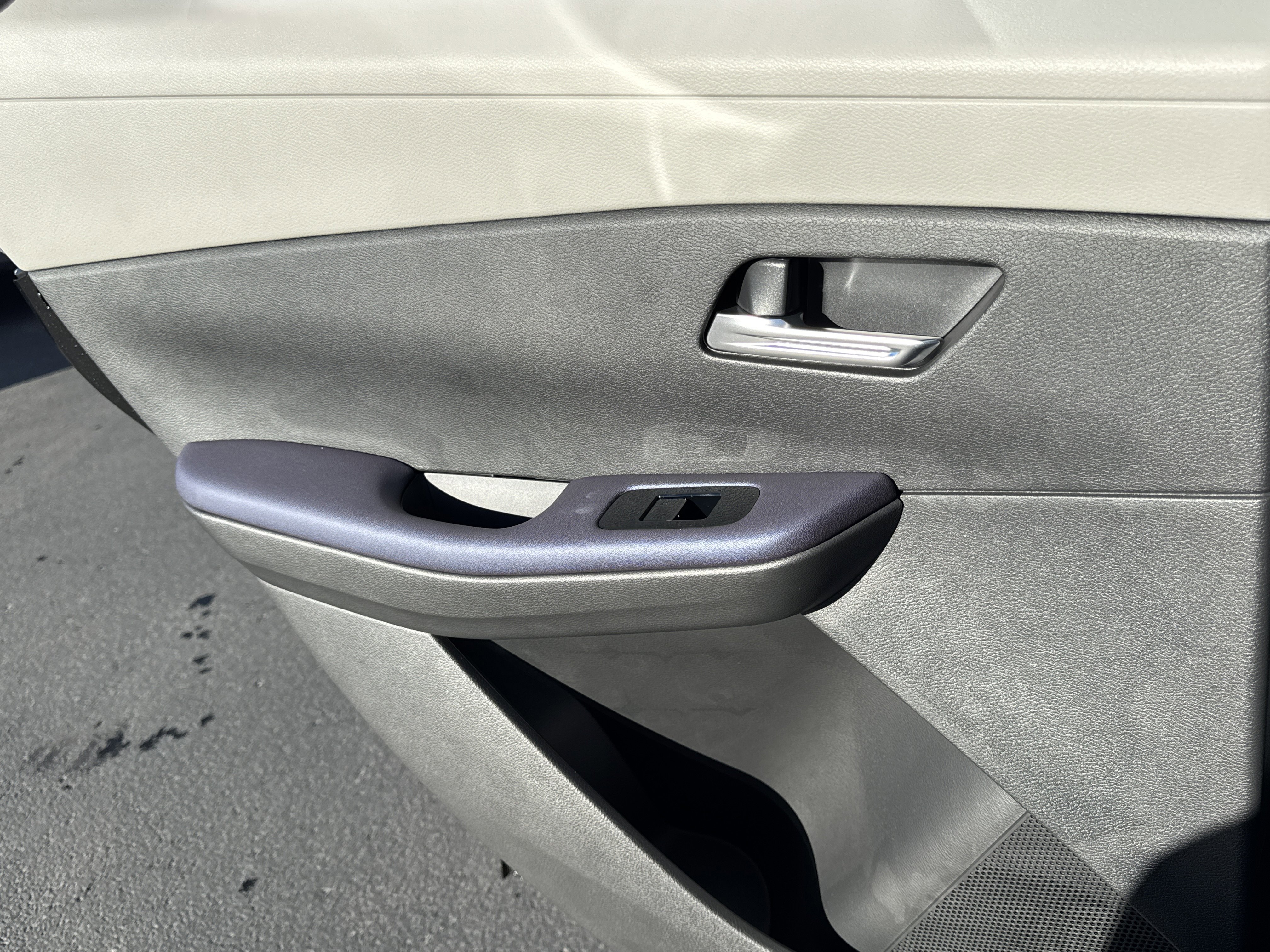 New 2026 Nissan Leaf SV+ w/ Floor Mat Package (SV+) image 12