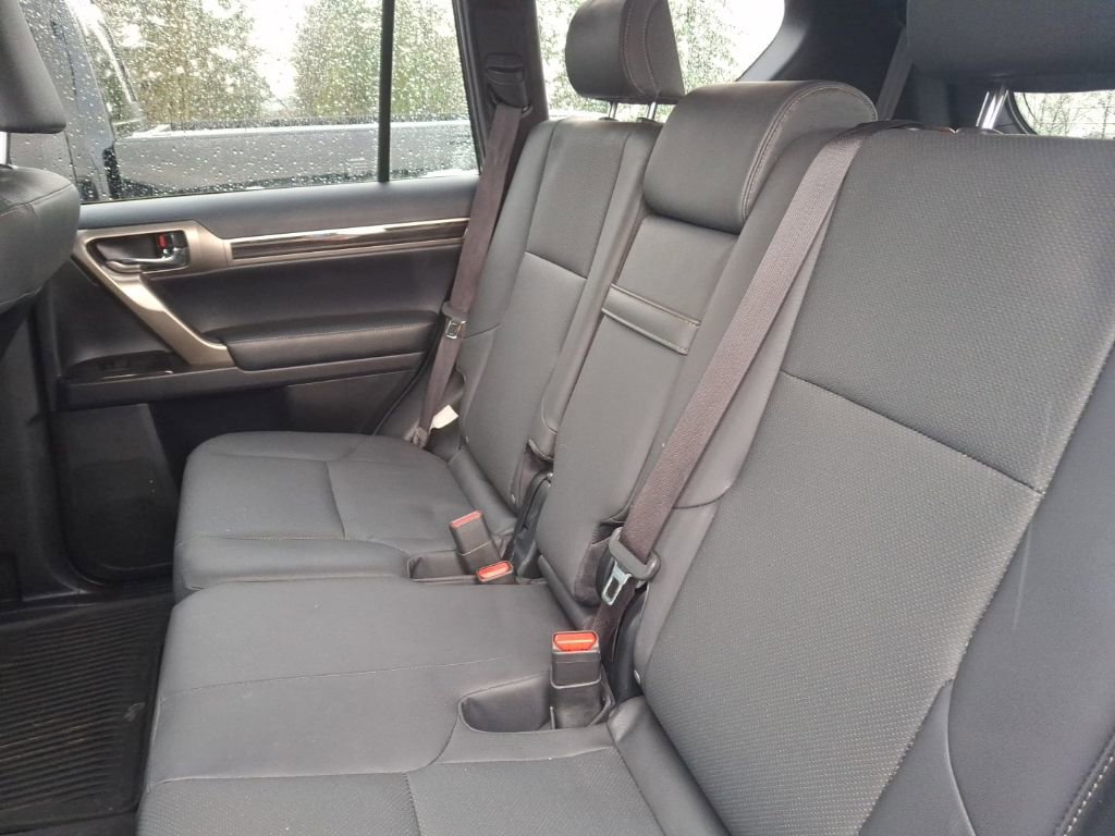 Used 2020 Lexus GX 460 Premium w/ Premium Package image 12