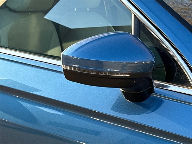 Used 2019 Volkswagen Tiguan SE w/ Panoramic Sunroof Package image 9