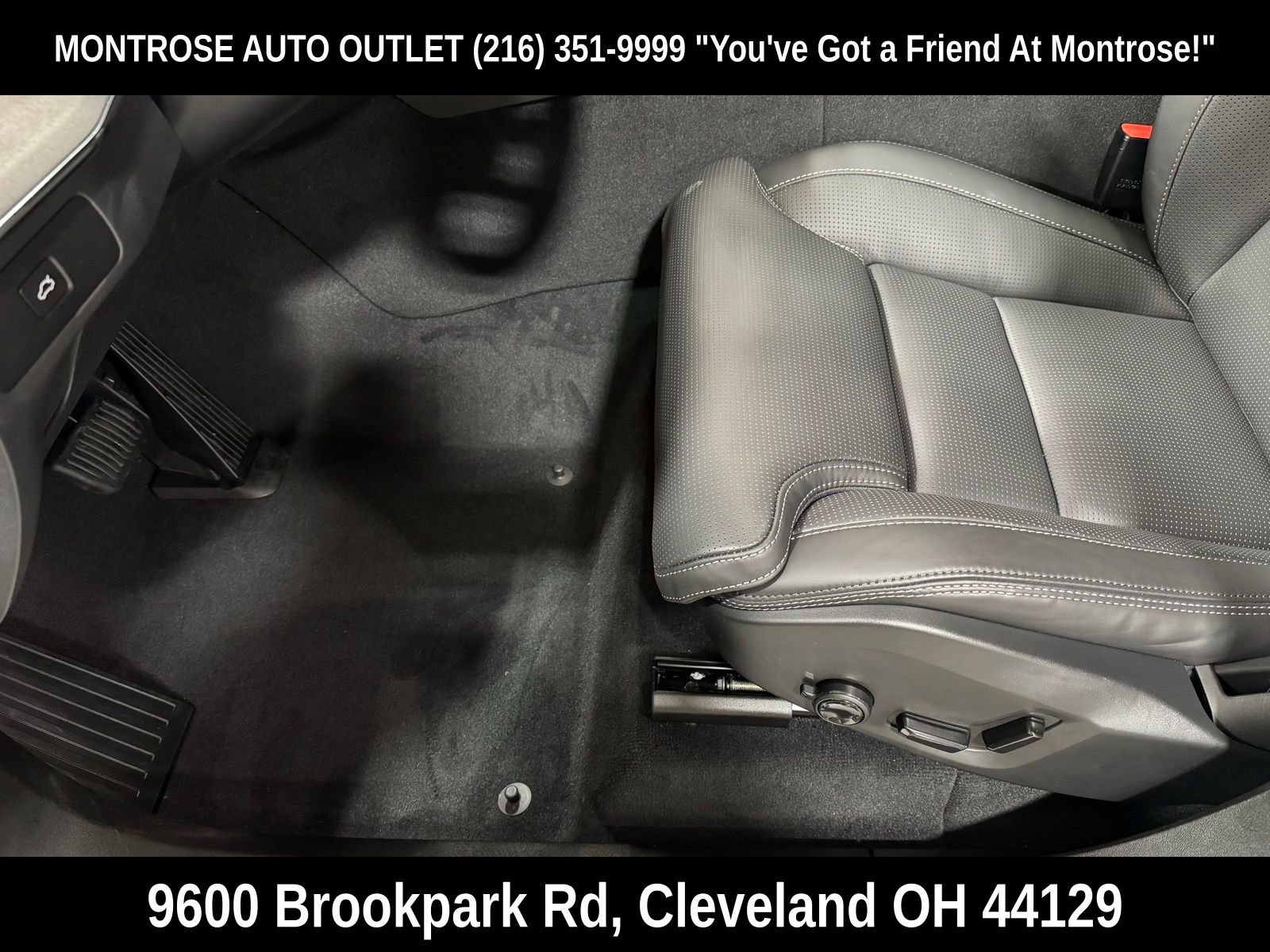 New 2026 Volvo XC90 B6 Ultra w/ Protection Package image 14