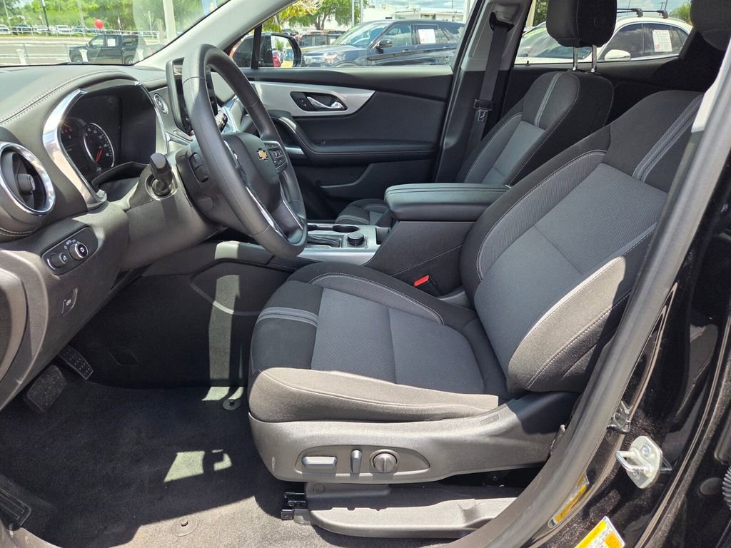 Used 2025 Chevrolet Blazer LT AWD/4WD image 5