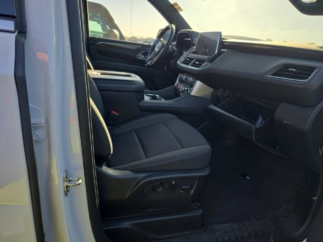 Used 2023 GMC Yukon SLE w/ Gmc Pro Safety Plus Package AWD/4WD image 6