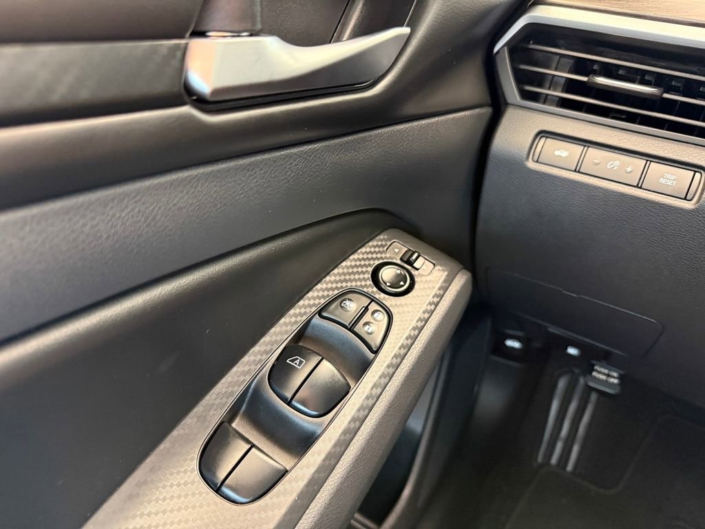 Used 2025 Nissan Altima 2.5 SV image 22