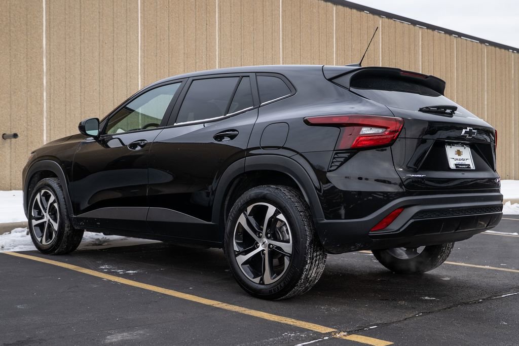 Used 2024 Chevrolet Trax RS w/ Sunroof Package image 5