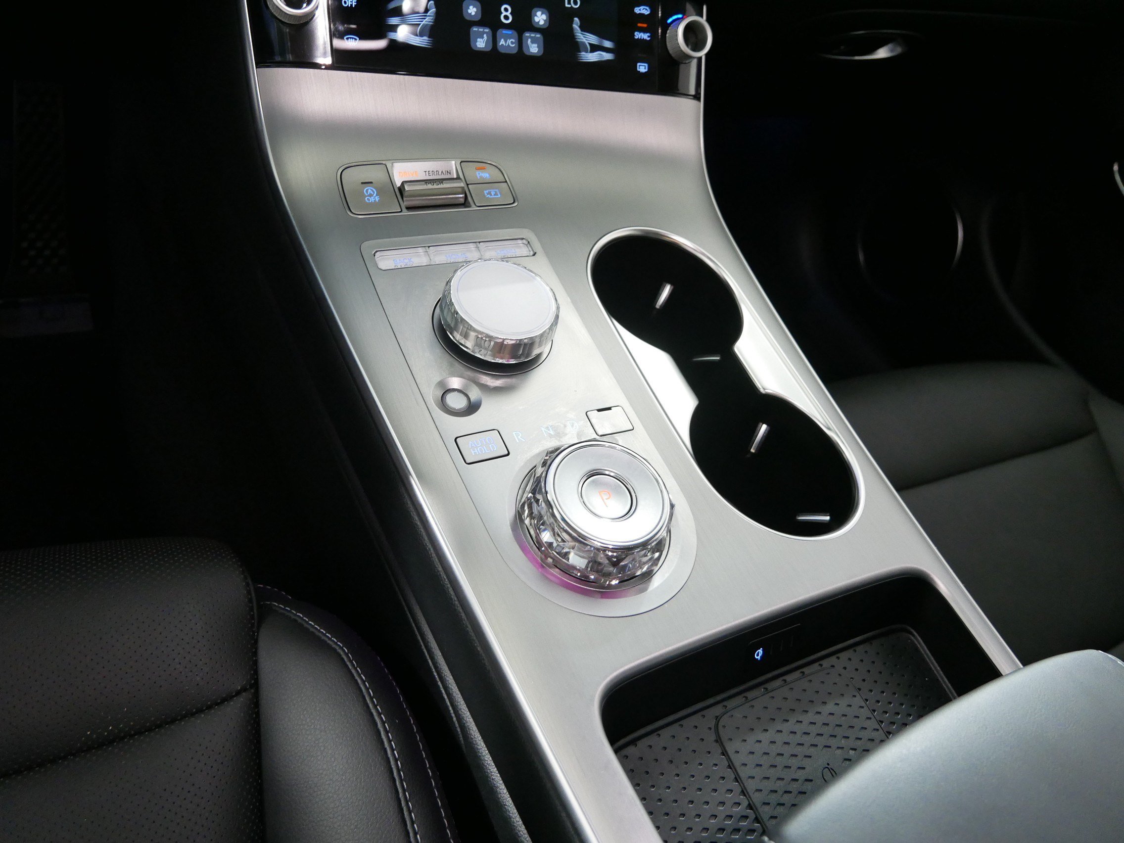Certified 2026 Genesis GV70 2.5T Select AWD/4WD image 24