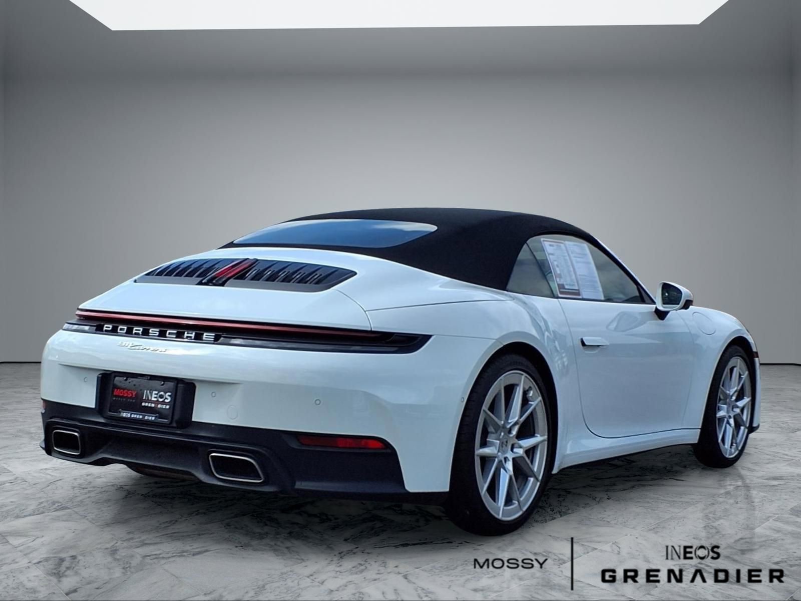 Used 2025 Porsche 911 Carrera RWD image 7