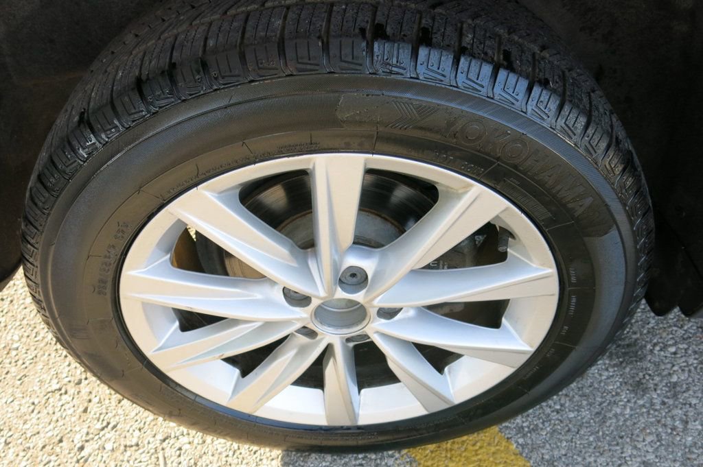 Used 2017 Volkswagen Tiguan Limited w/ Alloy Wheels Package image 34