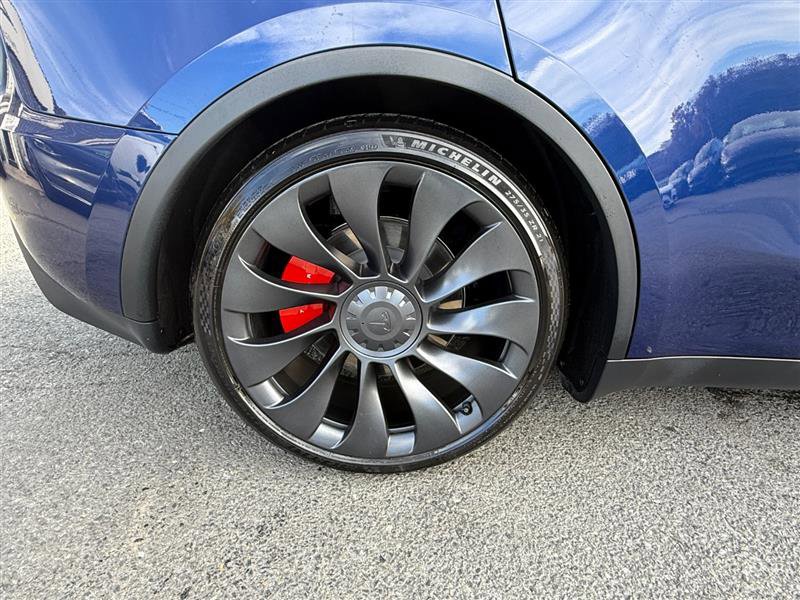 Used 2023 Tesla Model Y Performance image 9