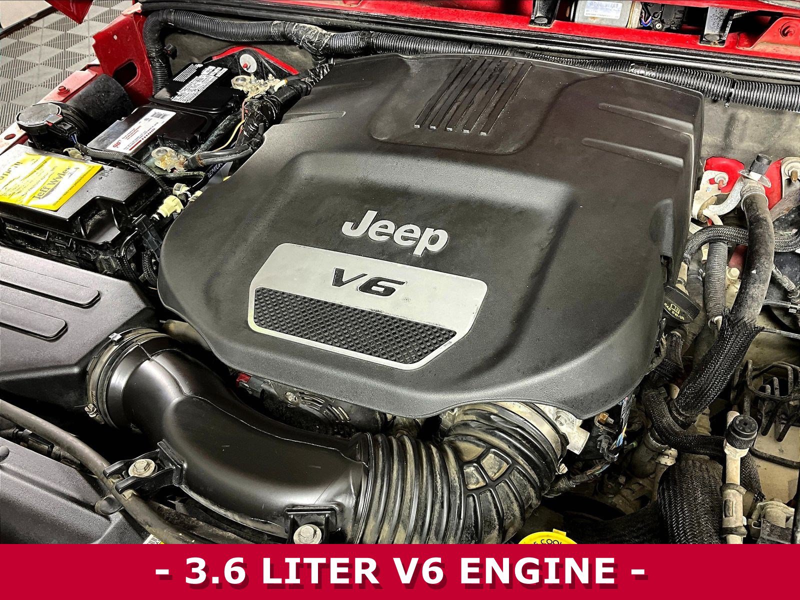 Used 2014 Jeep Wrangler Unlimited Sahara w/ Connectivity Group AWD/4WD image 29