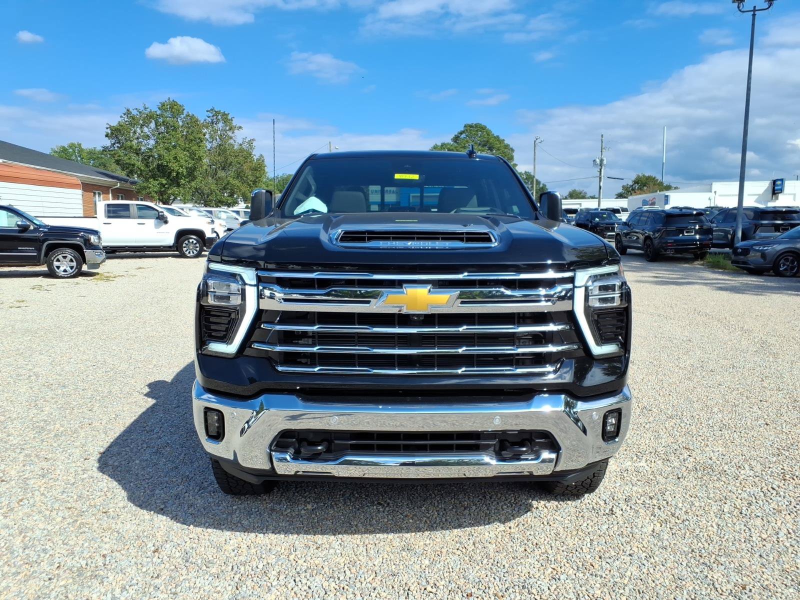 New 2026 Chevrolet Silverado 2500 LTZ w/ LTZ Premium Package AWD/4WD image 2
