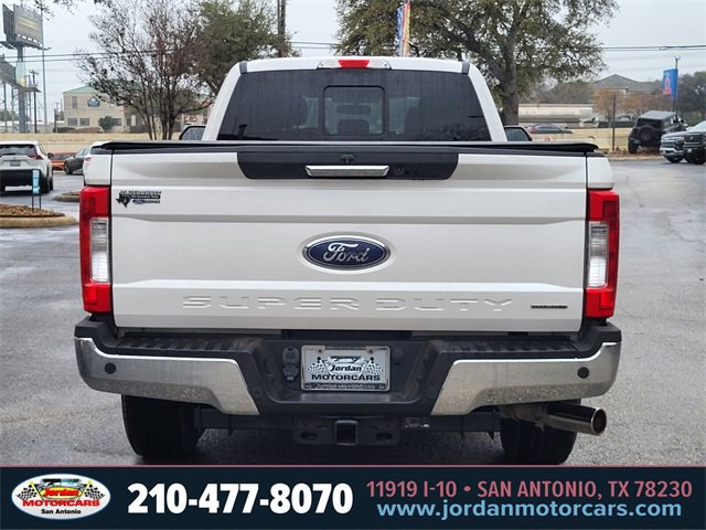 Used 2017 Ford F250 Lariat w/ Chrome Package image 4