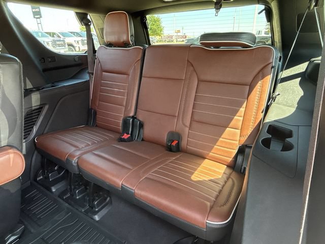 Used 2023 GMC Yukon Denali Ultimate AWD/4WD image 11