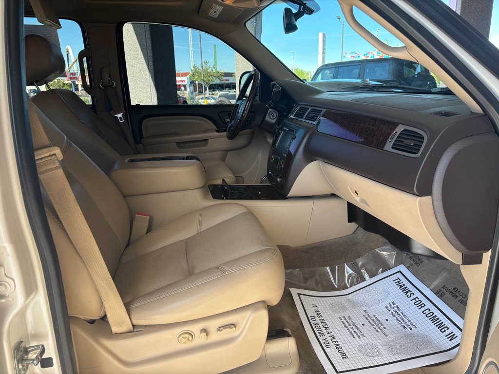 Used 2013 GMC Yukon XL Denali AWD/4WD image 39