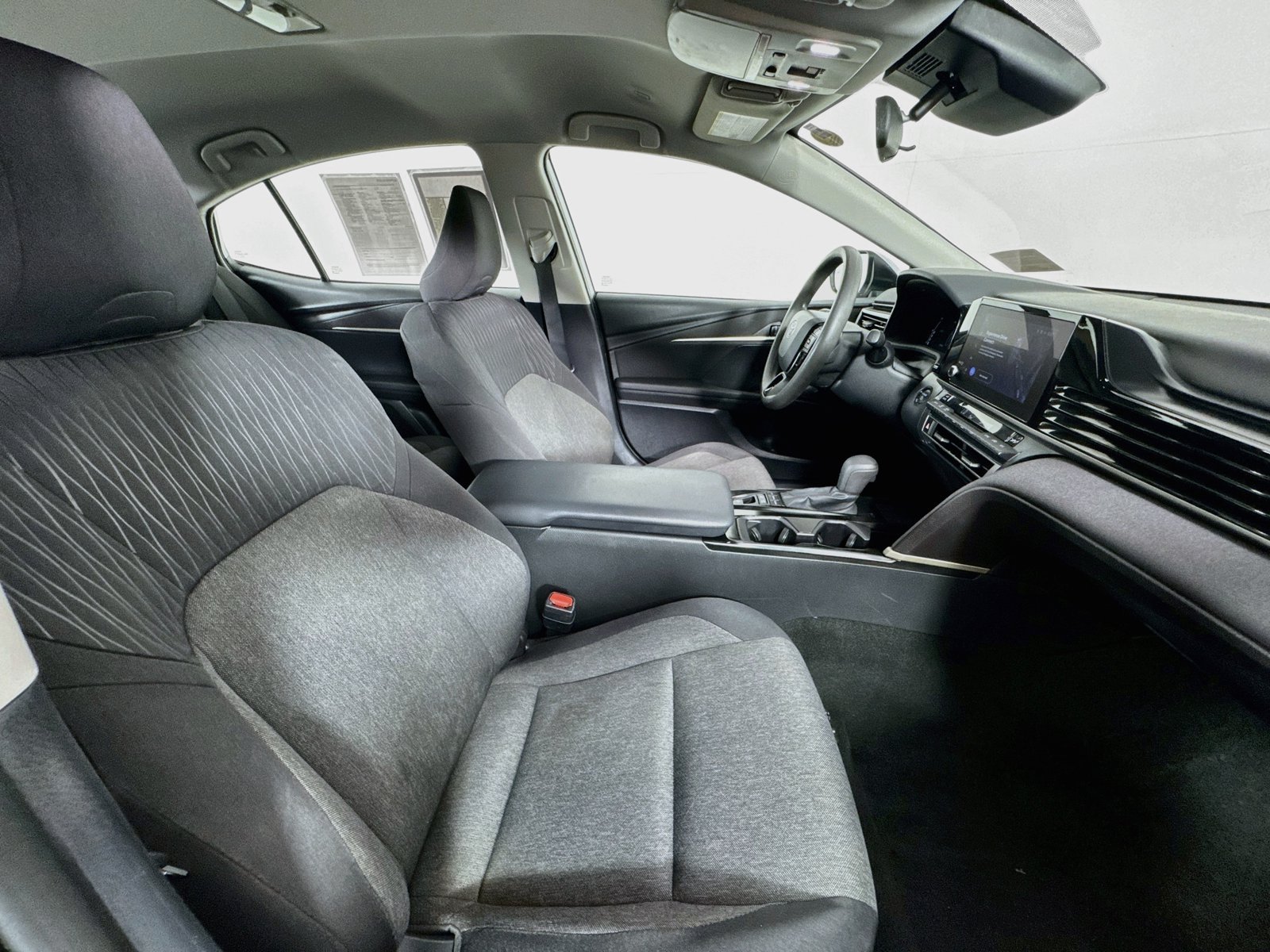 Used 2025 Toyota Camry LE FWD image 26