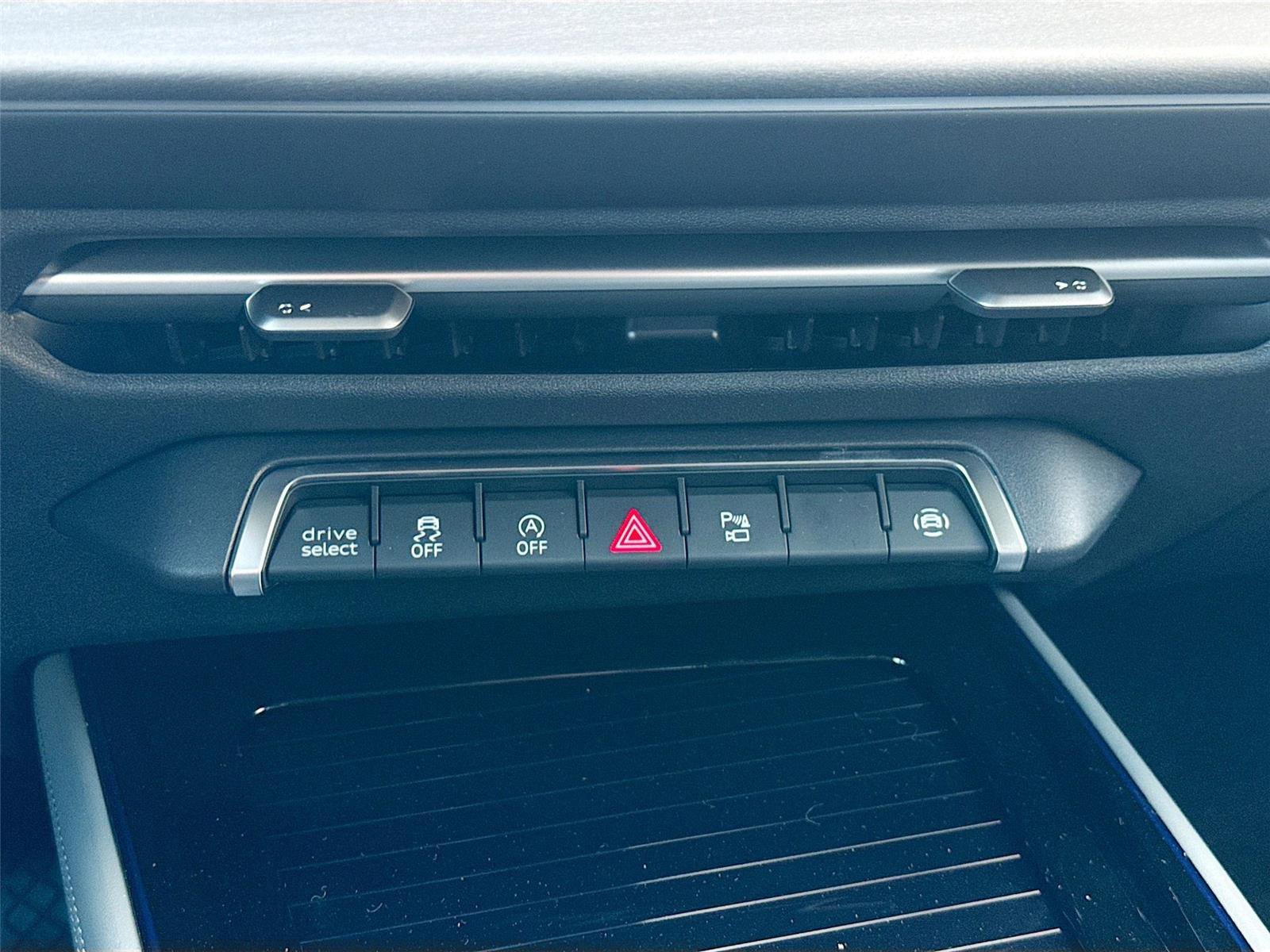 New 2026 Audi Q3 quattro 2.0T image 16