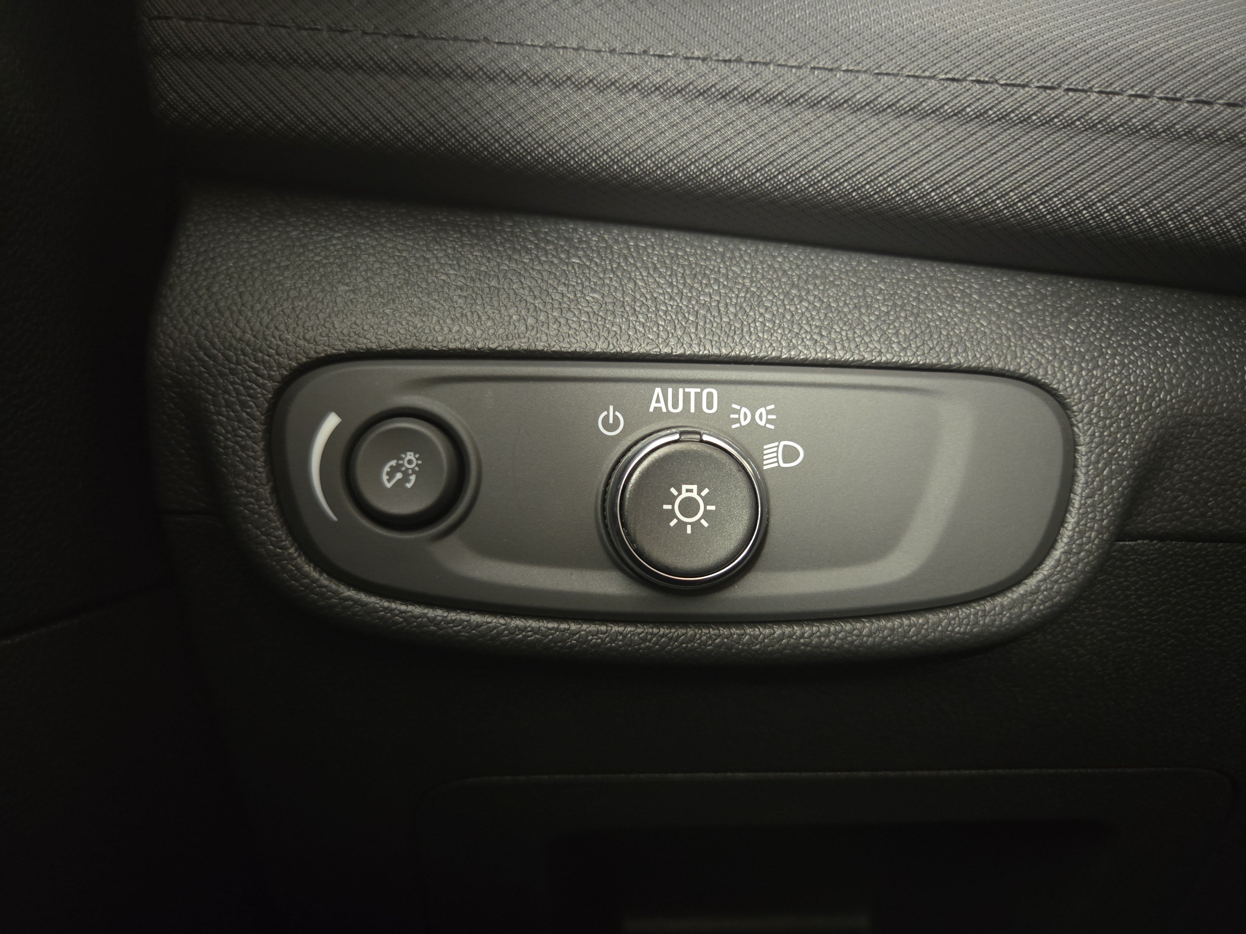 Certified 2025 Chevrolet TrailBlazer LT FWD image 24