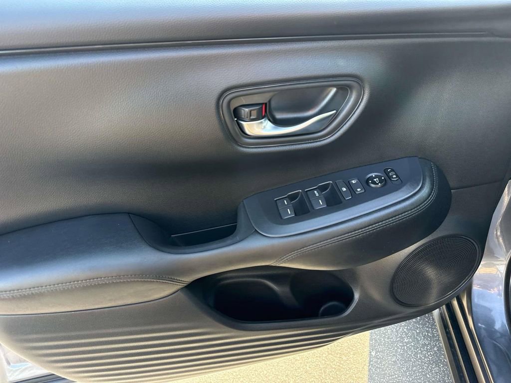 Used 2025 Honda HR-V LX image 19