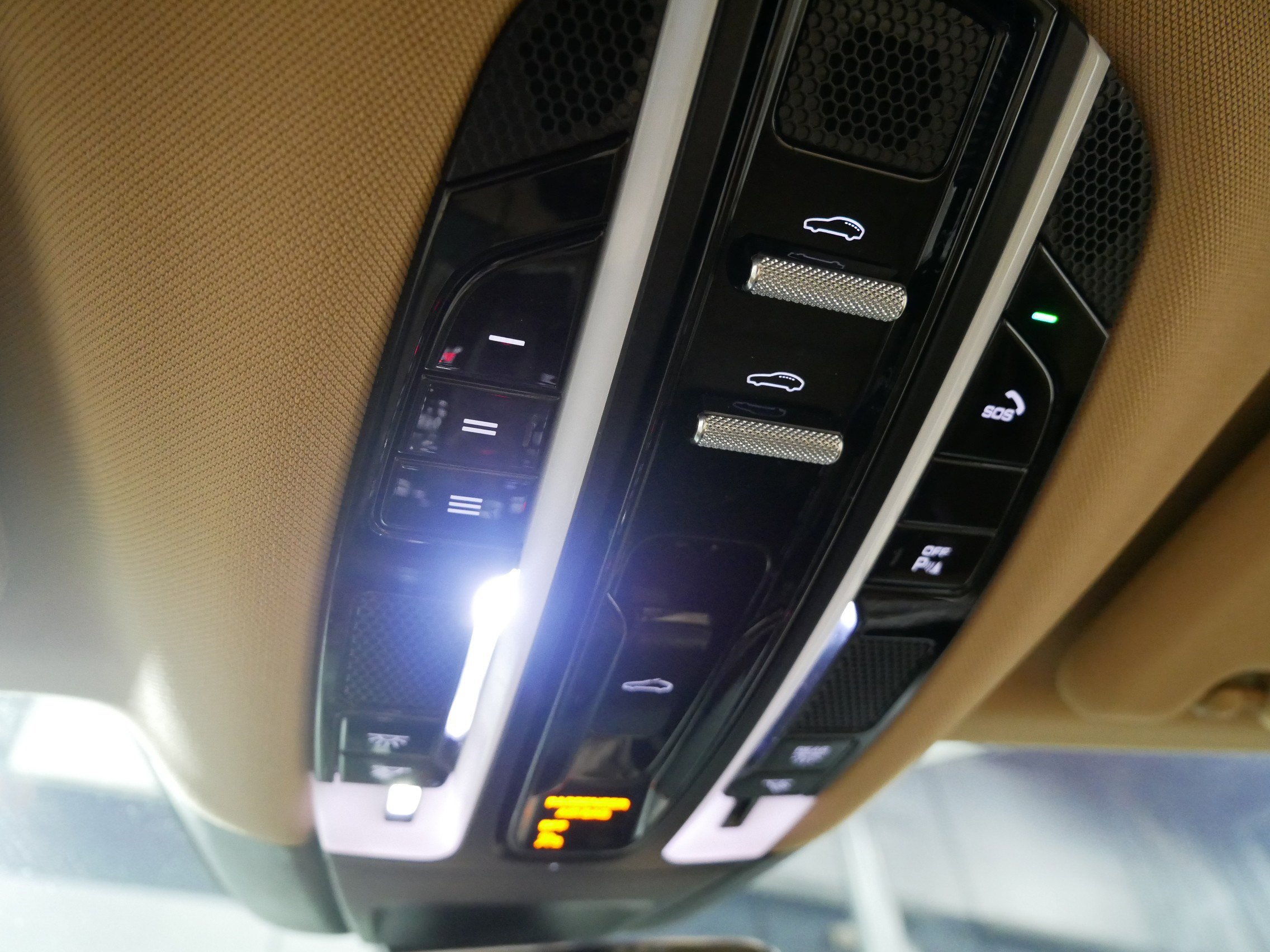Used 2022 Porsche Panamera 4 image 31