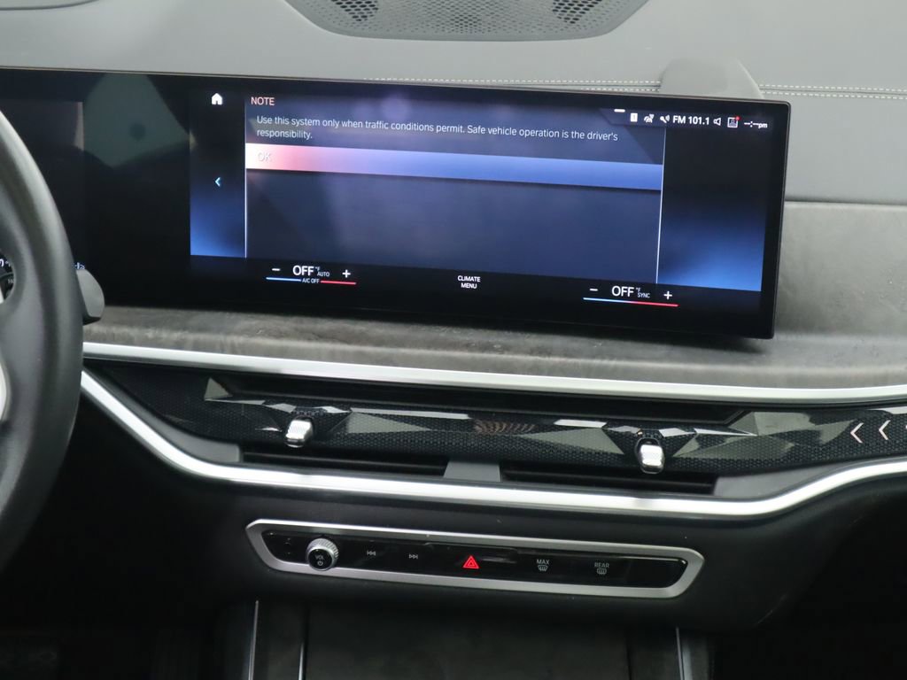 Used 2023 BMW X7 xDrive40i w/ Premium Package image 14