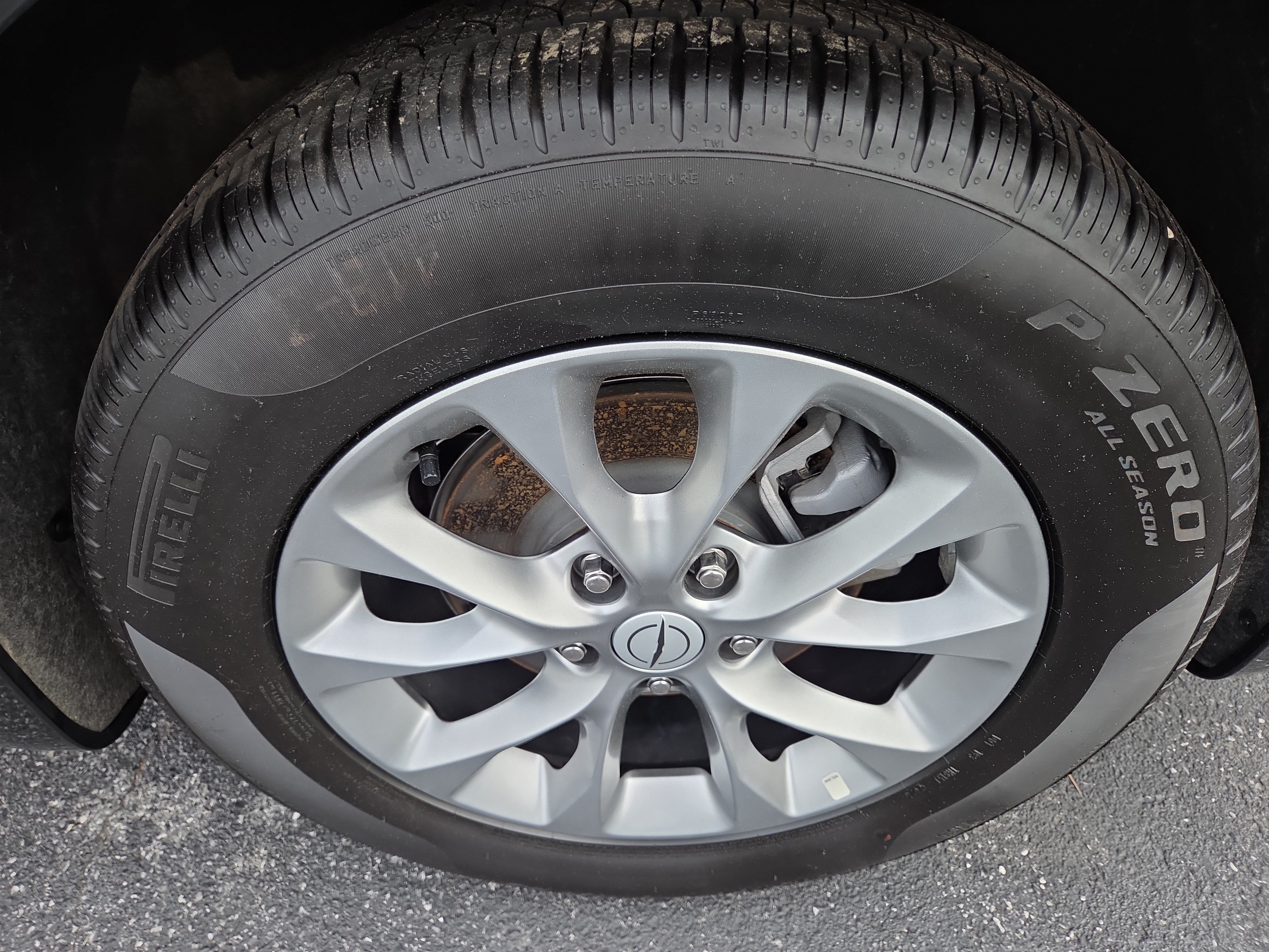 Certified 2026 Chrysler Pacifica Limited FWD image 12