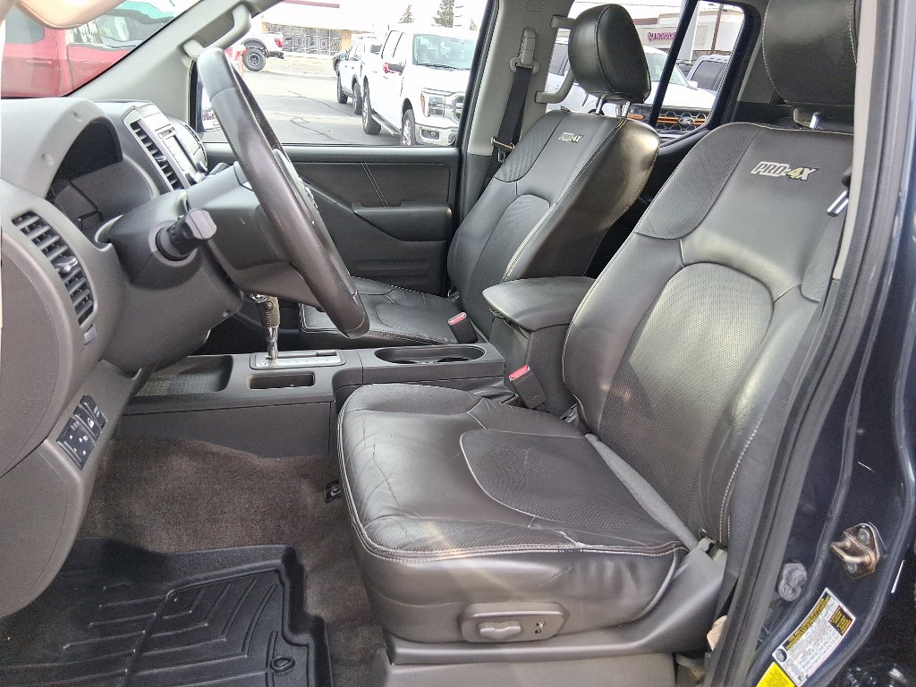 Used 2015 Nissan Frontier PRO-4X w/ Pro-4x Luxury Package image 10