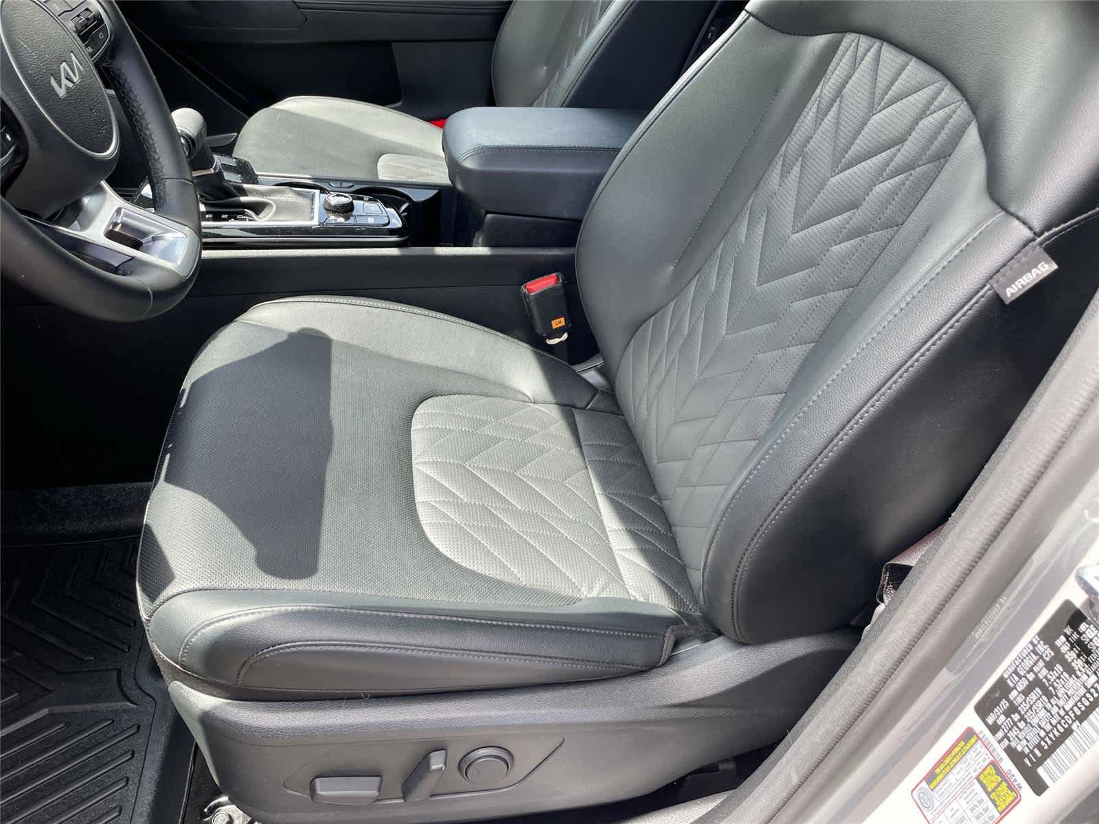 Used 2025 Kia Sportage X-Line w/ Premium Package AWD/4WD image 12