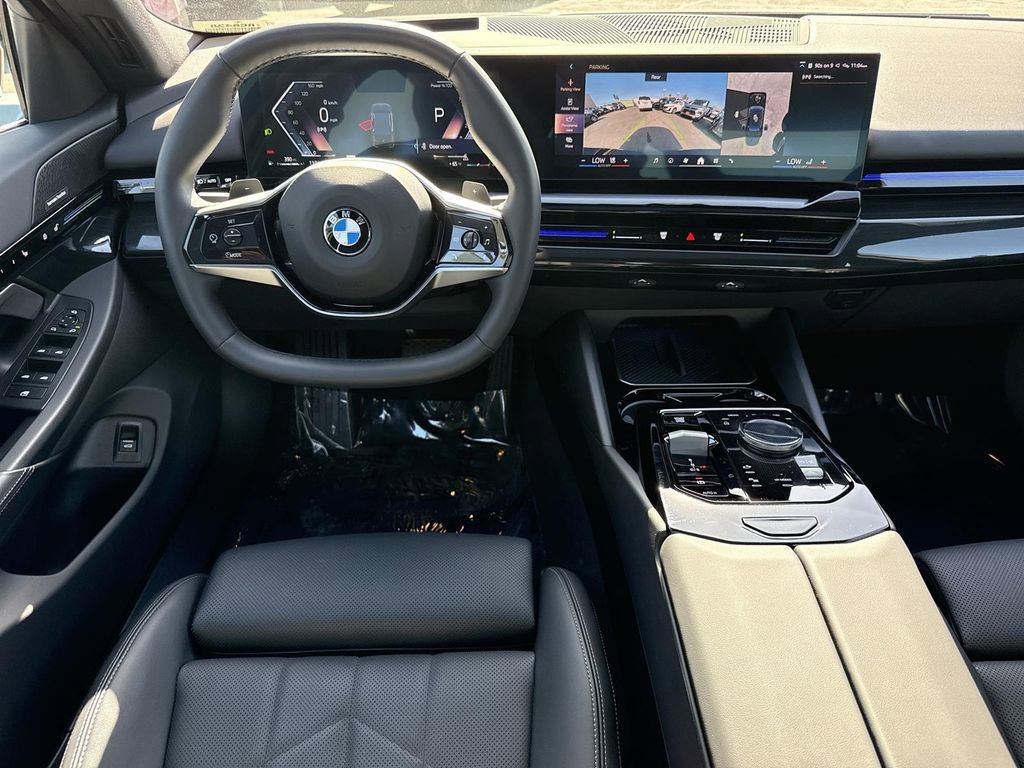 Used 2025 BMW 530i xDrive w/ Premium Package image 20