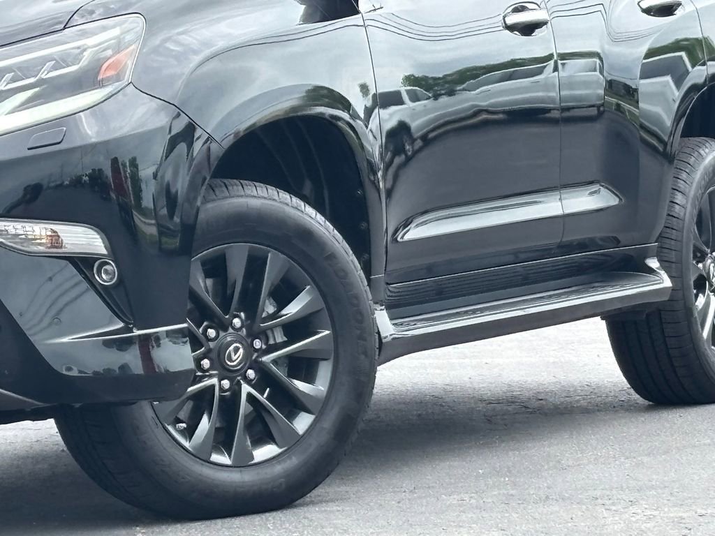 Used 2023 Lexus GX 460 Premium w/ Premium Package AWD/4WD image 3