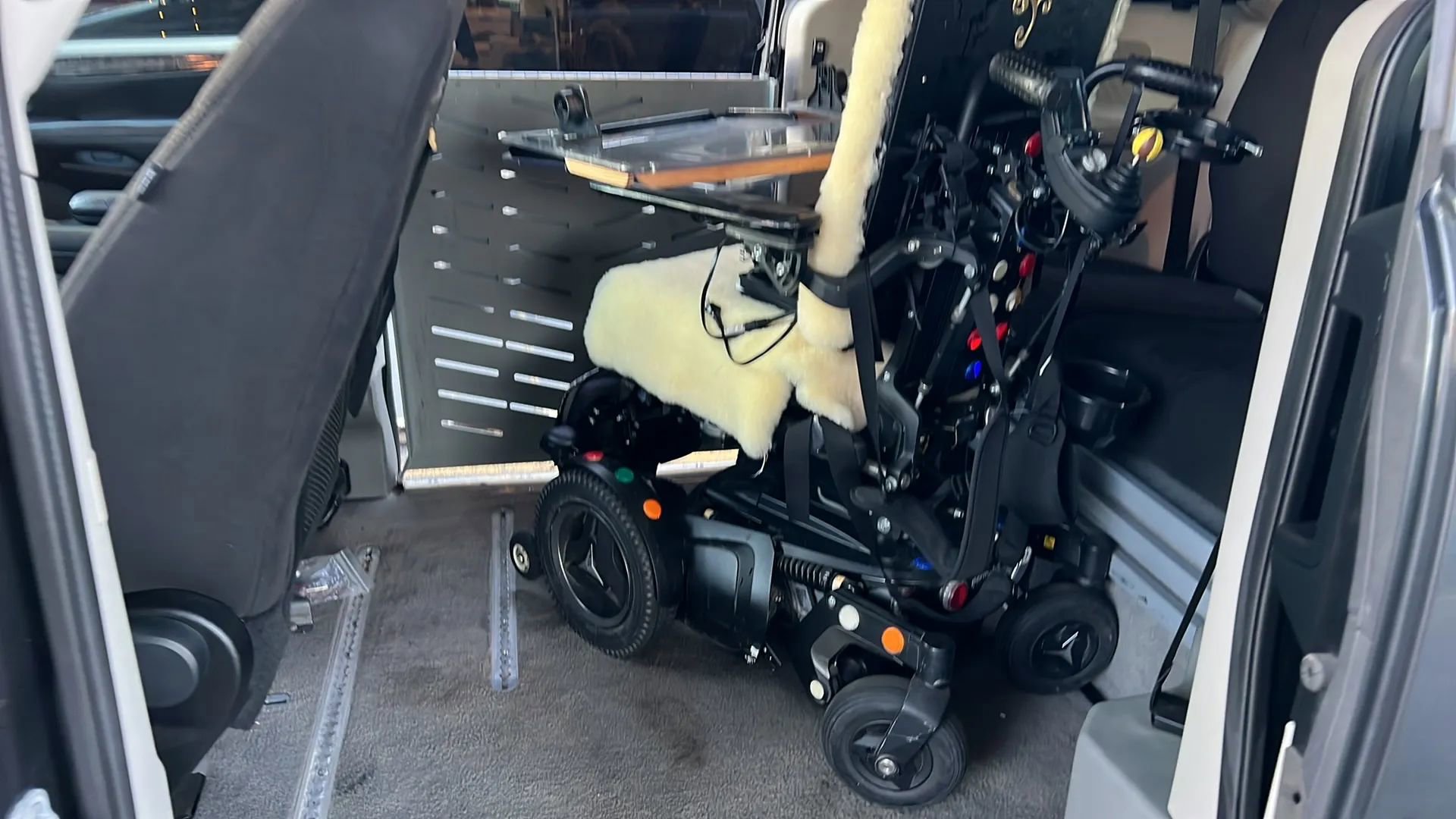 Used 2011 Dodge Grand Caravan Mainstreet w/ PWR Convenience Group FWD image 4