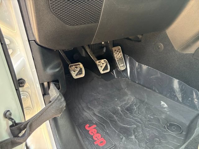 Used 2018 Jeep Wrangler Unlimited Sahara w/ LED Lighting Group AWD/4WD image 28