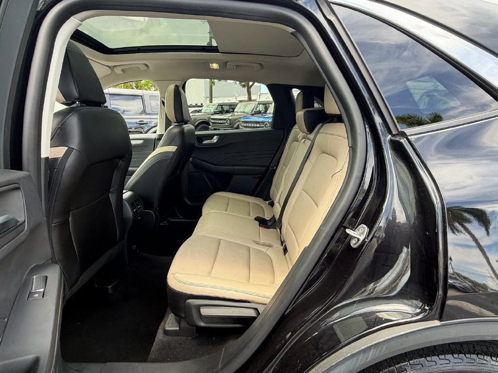 Used 2022 Ford Escape SEL FWD image 11