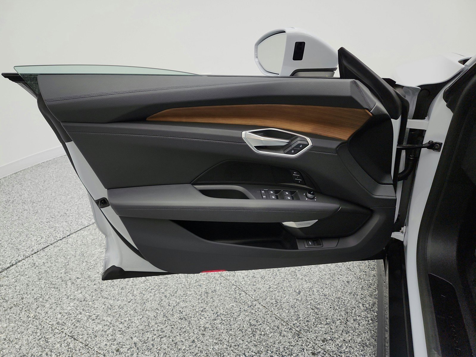 Used 2023 Audi e-tron GT Premium Plus image 14