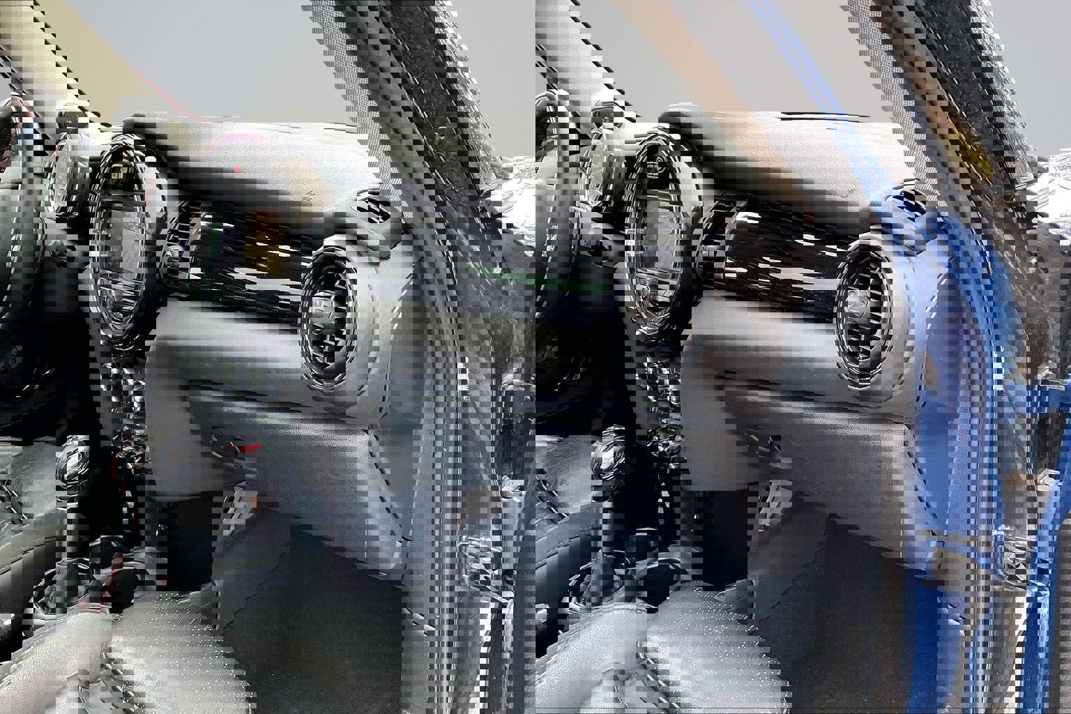 Used 2019 MINI Cooper S image 17