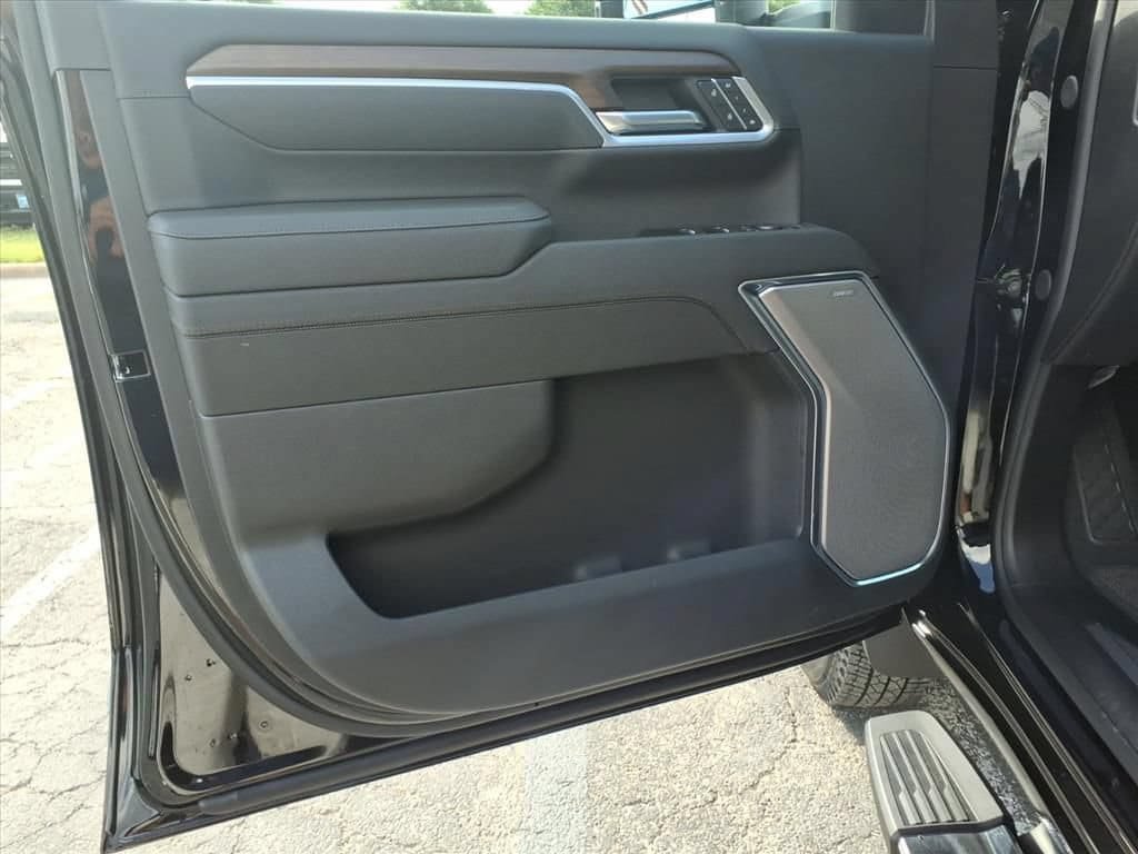 New 2026 Chevrolet Silverado 3500 High Country w/ Technology Package AWD/4WD image 14