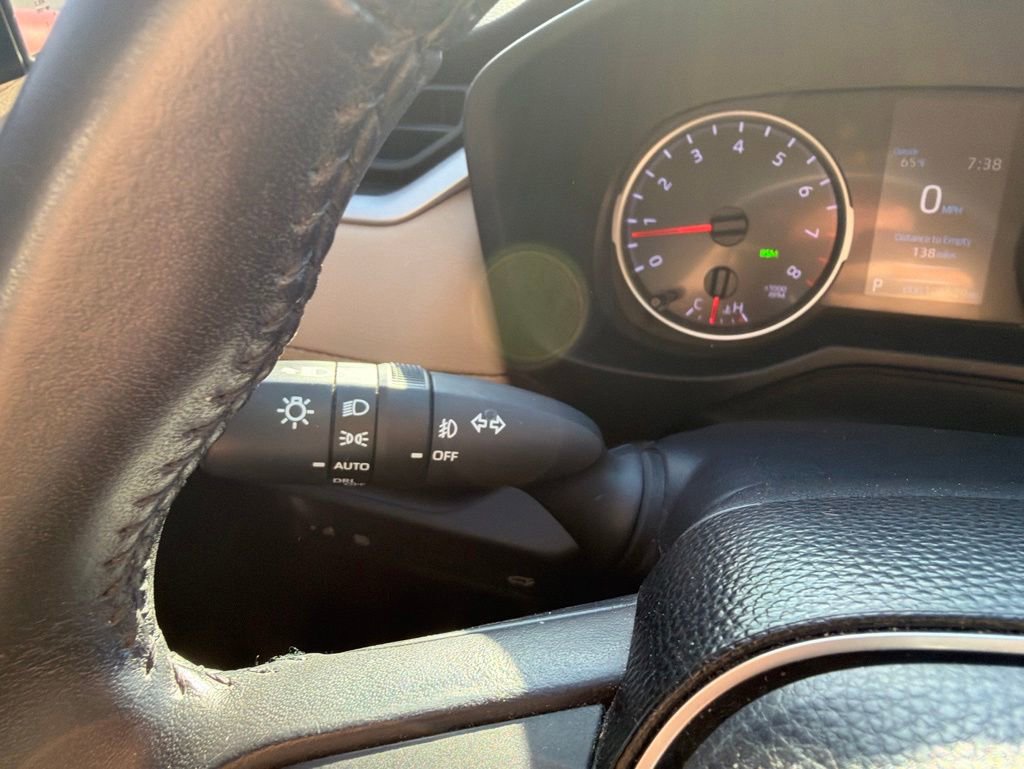 Used 2019 Toyota RAV4 XLE Premium AWD/4WD image 15