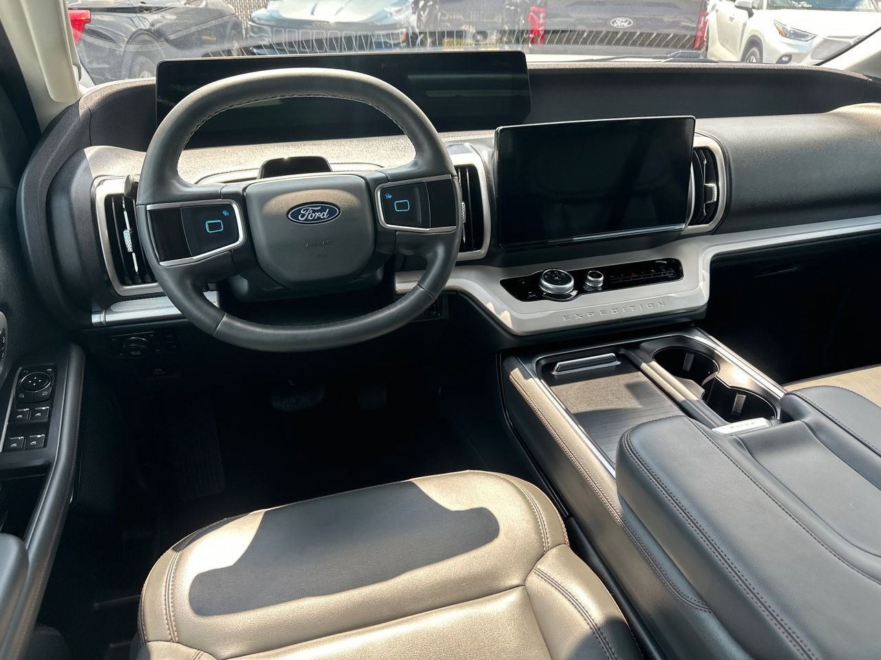 Certified 2025 Ford Expedition Active AWD/4WD image 25