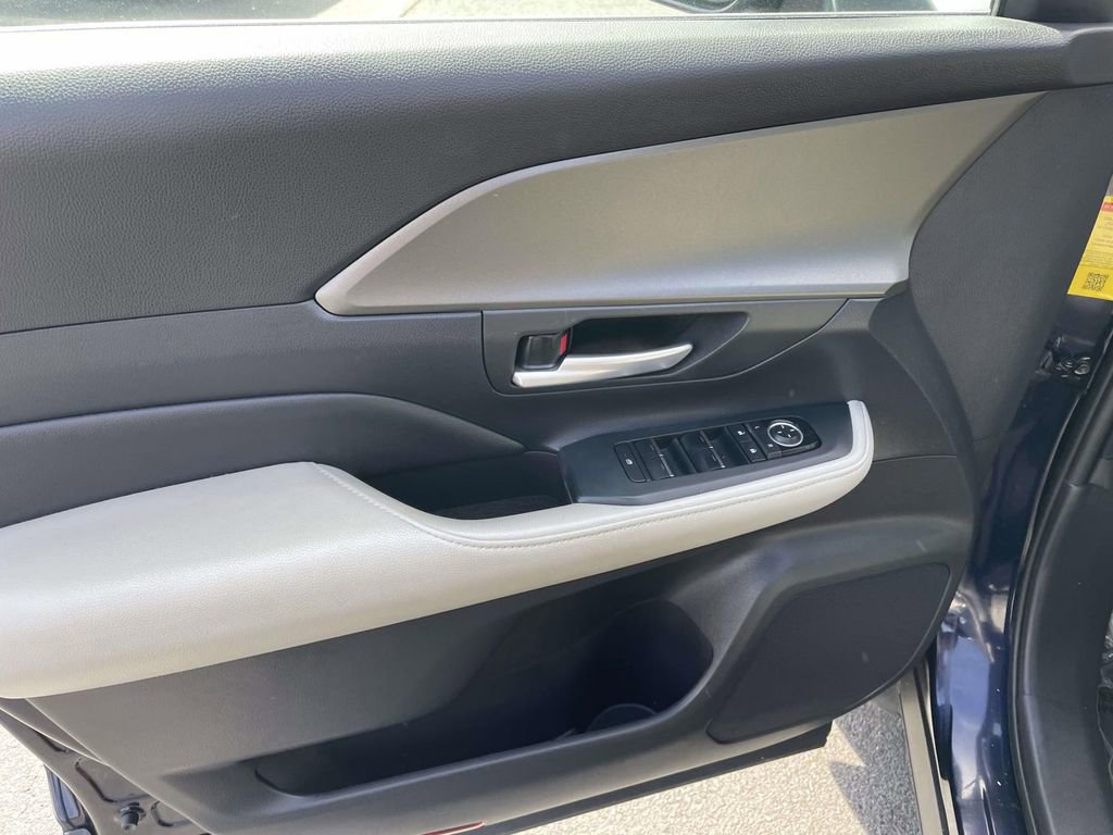 Used 2025 Toyota Grand Highlander FWD image 27