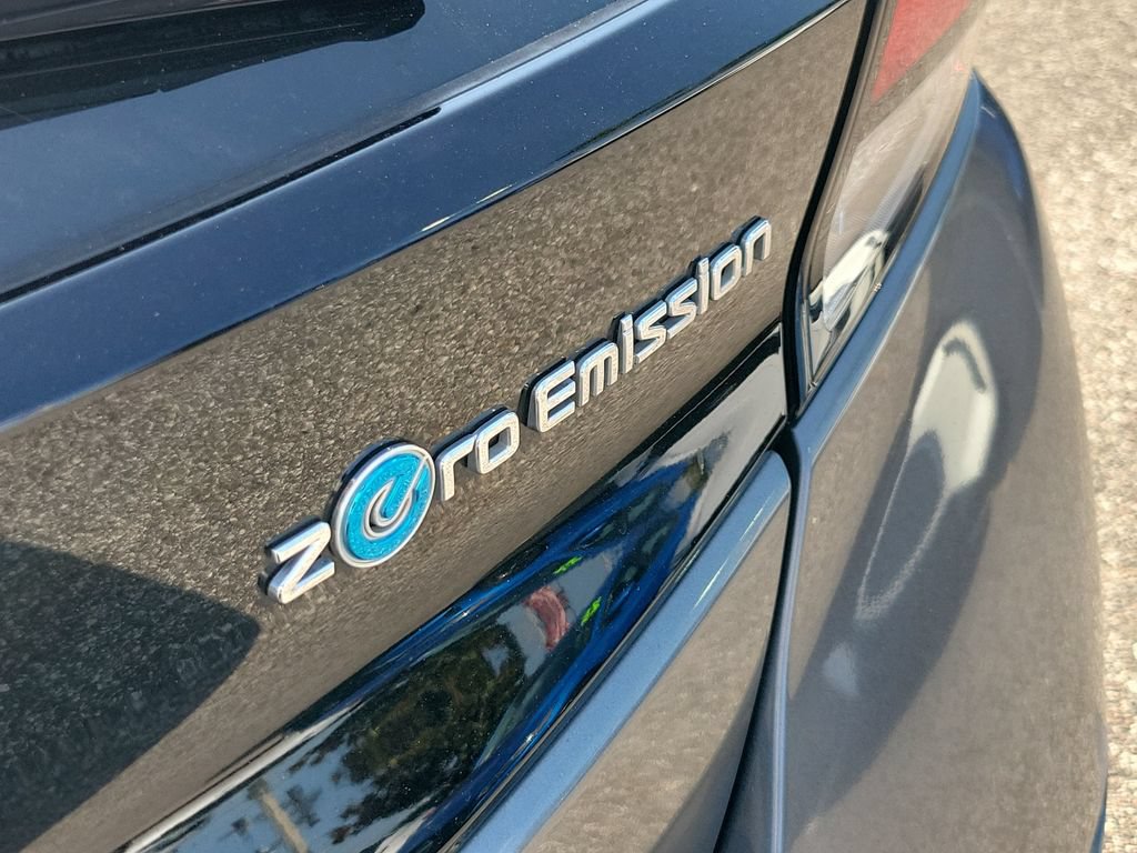Used 2018 Nissan Leaf SV w/ SV All Weather Package FWD image 7